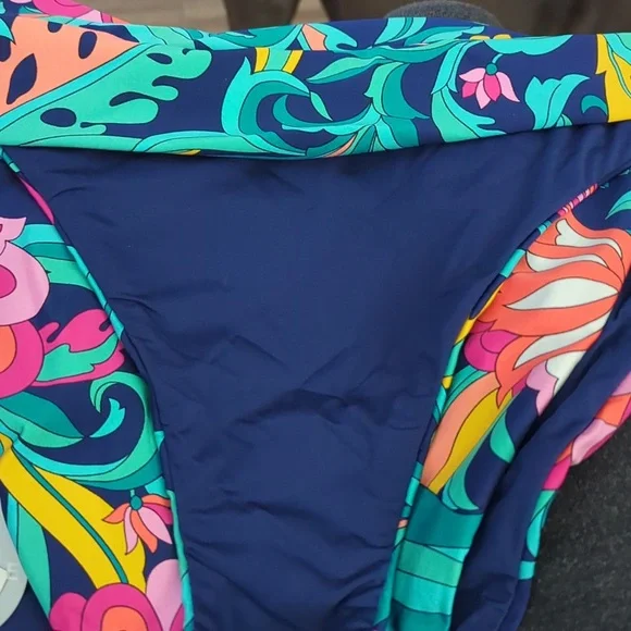 NWT 2 PCS TRINA TURK HI WAIST REVERSIBLE INDIA GARDEN BIKINI SIZE 6 - Picture 9 of 11